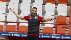 Juanfran Garc�a, en el banquillo del CD Lugo