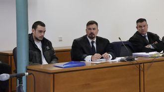 Un jurado popular tendr� que decidir sobre la culpabilidad de Antonio Mayo (a la izquierda de la imagen).