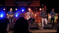 Actuaci�n del grupo Los fabulosos weekend