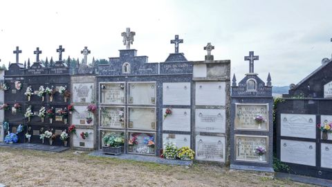 El cementerio de San Mamede de Carballal, donde la familia Bruzos tiene varios nichos