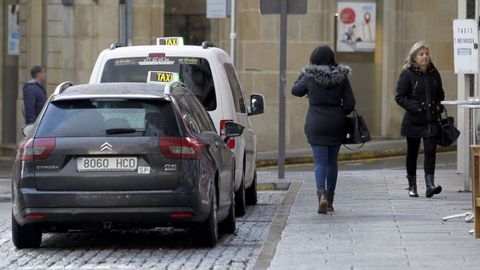 Normalidad en una parada de taxis de Viveiro
