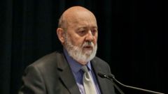 Jos� F�lix Tezanos dirige la revista  Temas 