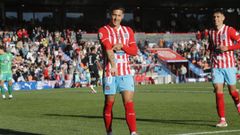 Alan Godoy celebrando el gol de penalti que le anota al Fabril en el �ngel Carro
