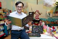 Jos� Julio Fern�ndez es muy aficionado a la astronom�a. 