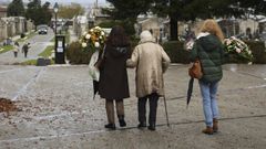 Capuchas y paraguas este viernes en Boisaca, Santiago