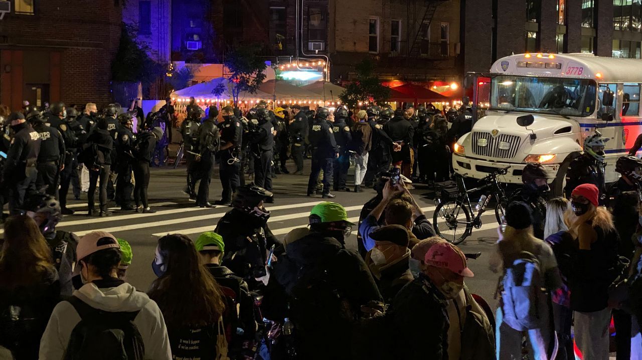 Decenas de arrestados en Nueva York en las protestas contra el ...