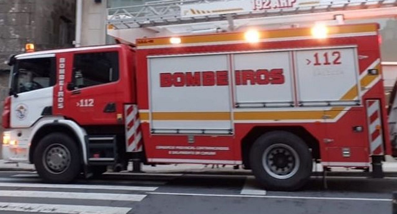 Trasladado al hospital tras inhalar humo en un incendio en una vivienda ...