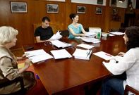 O xurado reuniuse onte en A Estrada para elixir o ga�ador entre m�is de 30 traballos.