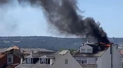 Los primeros momentos del incendio en una azotea de Monforte