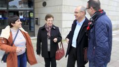 Jorquera en la visita al actual centro de salud de Nar�n con representantes del grupo municipal