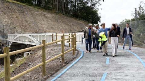 La conselleira de Vivenda e Planificaci�n de Infraestruturas, Mar�a Mart�nez Allegue, visit� el tramo de la senda ciclista entre O Milladoiro y Samtiago en el que se instalaron dos pasarelas