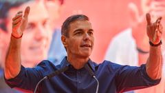 El presidente del Gobierno, Pedro S�nchez, durante la celebraci�n de la Fiesta de la Rosa del PSC, en Barcelona.