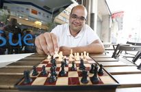 O xadrez trouxo a Cela por primeira vez a Santiago. Logo vir�a para estudar e quedar.<span lang= es-es > </span>