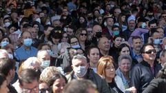Personas con y sin mascarilla en una aglomeraci�n durante la pasada Semana Santa en la comarca de Monforte