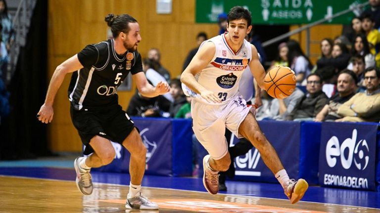 Alonso Grela, a la derecha de la imagen