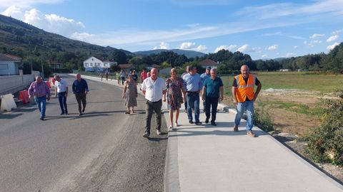 Visita de Luis Menor a las obras ejecutadas en Monterrei.