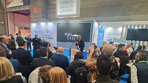 El alcalde de Poio, �ngel Moldes, durante la presentaci�n de Combarro en el stand en Fitur de Pueblos M�gicos de Espa�a 