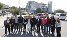 Paloma Castro, Ivn Puentes y David Regades, en el centro, con alcaldes y concejales del PSOE en la comarca, este mircoles, en el Hospital Montecelo de Pontevedra