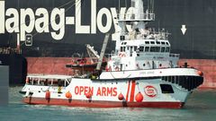 El barco Open Arms llega al Puerto de Barcelona