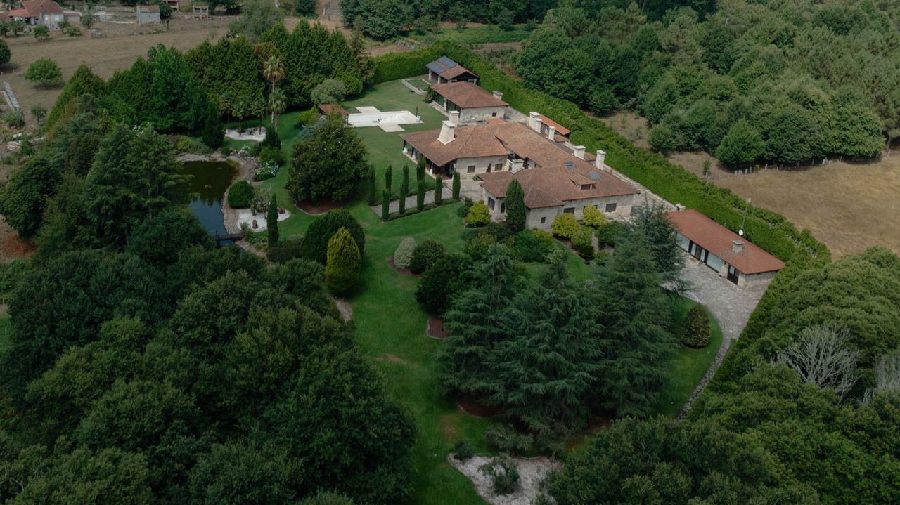 Julio Iglesias se queda con la casa que compró en Ourense: «Ni se ha vendido ni se va a vender»