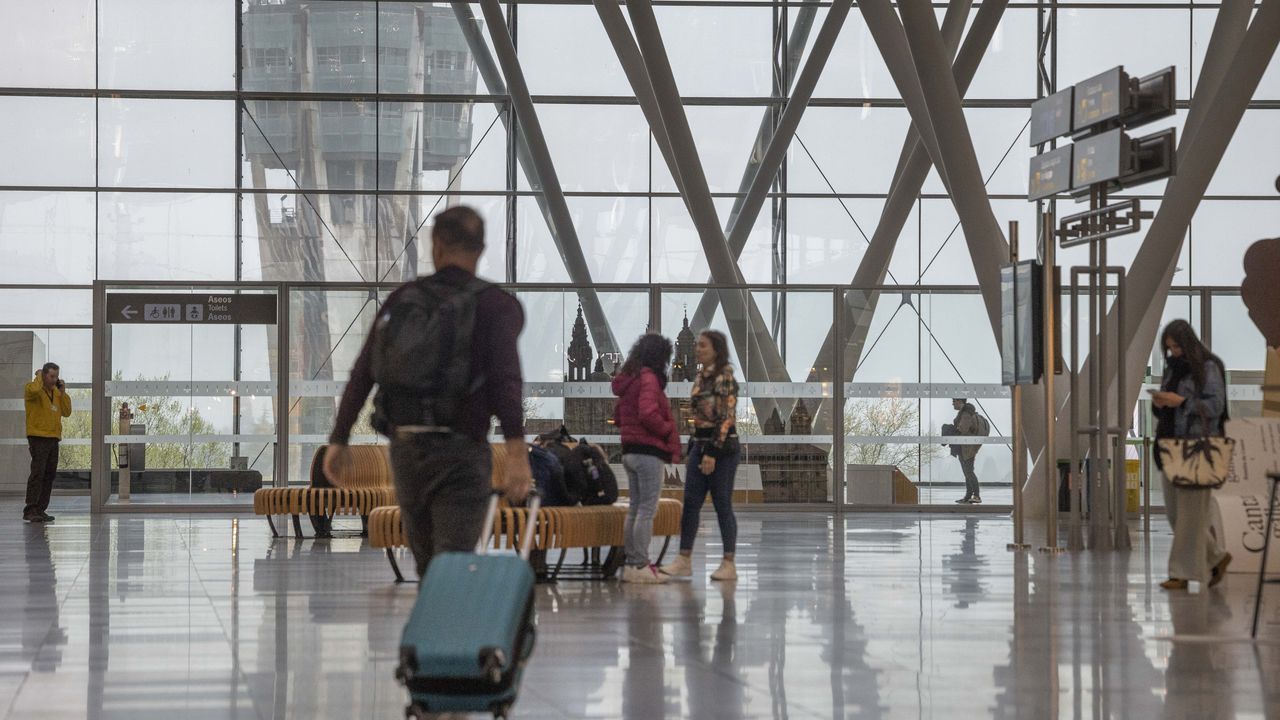 Vota y opina: ¿Qué destinos te gustaría que tuviese el aeropuerto de Lavacolla?