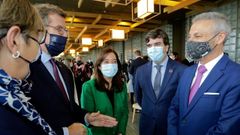 El �ltimo encuentro. El presidente de Puertos del Estado, Francisco Toledo Lobo, con la conselleira de Mar, Rosa Quintana; el presidente de la Xunta, Alberto N��ez Feijoo; la alcaldesa de A Coru�a, In�s Rey, y el presidente de la Autoridad Portuaria, Mart�n Fern�ndez Prado, en su toma de posesi�n. C�sar Quian