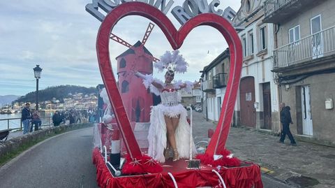 Desfile de comparsas de Muros