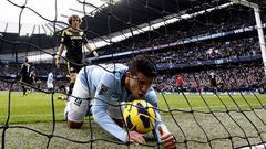 Ag�ero celebra el gol de Tour� Yay�