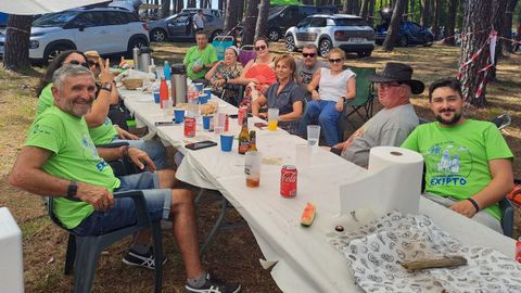 Un grupo de personas disfruta de la Romar�a de Exipto.