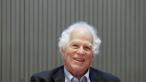  Stanley B. Prusiner, premio Nobel de Medicina