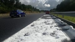 Granizo en la autov�a AG-31 (enlace A-52-Celanova)