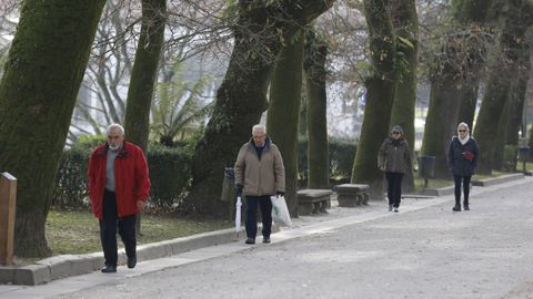 Primer da sin mascarillas en la calle en Santiago