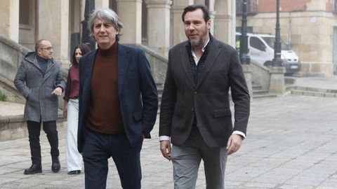 Carlos Mart&iacute;nez, candidato socialista a las elecciones de Castilla y Le&oacute;n, y el ministro de Transportes, &Oacute;scar Puente, en Soria.