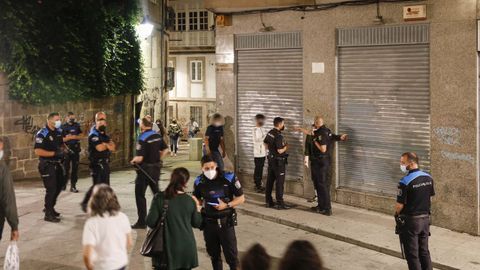 Imagen de archivo de controles antibotellón en la ciudad