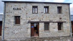 El centro fue creado en el edificio de la antigua escuela de Torbeo, que se rehabilit con esta finalidad