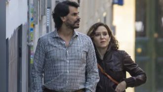Imagen de la presidenta de la Comunidad de Madrid, Isabel D�az Ayuso, con su pareja Alberto Gonz�lez Amador