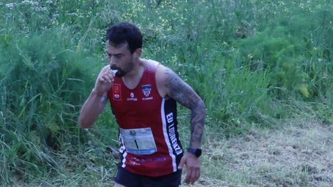 Em�rito Fern�ndez, el campe�n en la carrera larga.