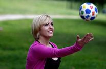 La viguesa Elena Casal da el salto al f�tbol auton�mico despu�s de seis temporadas pitando en Segunda y Primera regional.