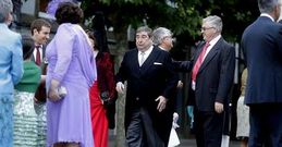 Lendoiro, en el centro de la imagen, poco antes de comenzar la ceremonia religiosa.