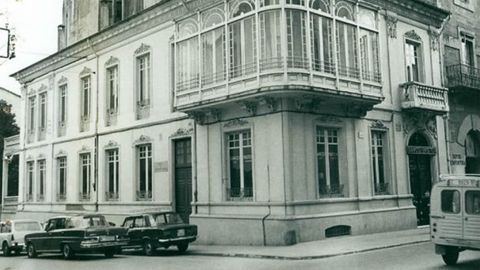 Edificio que estaba junto al Hotel Compostela