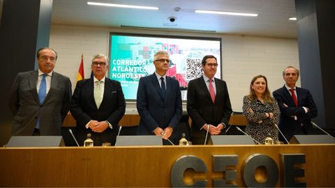 Reunin de las patronales del noroeste en la sede de la CEOE, con el secretario de Estado de Transportes, David Lucas, en el centro