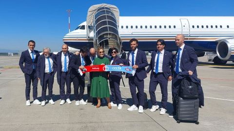 La presidenta del Celta, Mari�n Mouri�o, y m�s directivos del club, a su llegada a Basilea.