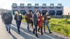 La conselleira visit� la zona acompa�ada por el alcalde, miembros del gobierno local y el patr�n mayor de Rianxo.