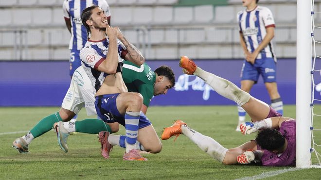 El empate del Racing Club Ferrol contra el Real Avil&eacute;s, en im&aacute;genes