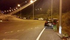 Coches aparcados el pasado domingo en el arc�n de la tercera ronda. 