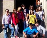 Dos grupos de primero de la ESO del instituto Agra de Ra�ces de Cee visitaron el museo Fernando Blanco.