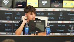El jugador del Celta Fortuna Adri� Capdevila, en la rueda de prensa posterior al triunfo que dio el ascenso al filial celeste.