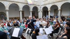 Concierto de la Orquesta Cl�sica en un acto de la Fundaci�n Casa Caridad, en calle San Francisco, el verano pasado.