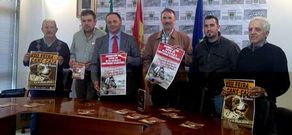 Representantes municipales y de los cazadores presentaron ayer la 8� Feira de Cans de Caza de Cruces.