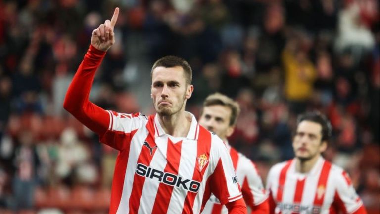 Jonathan Dubasin en un partido del Sporting